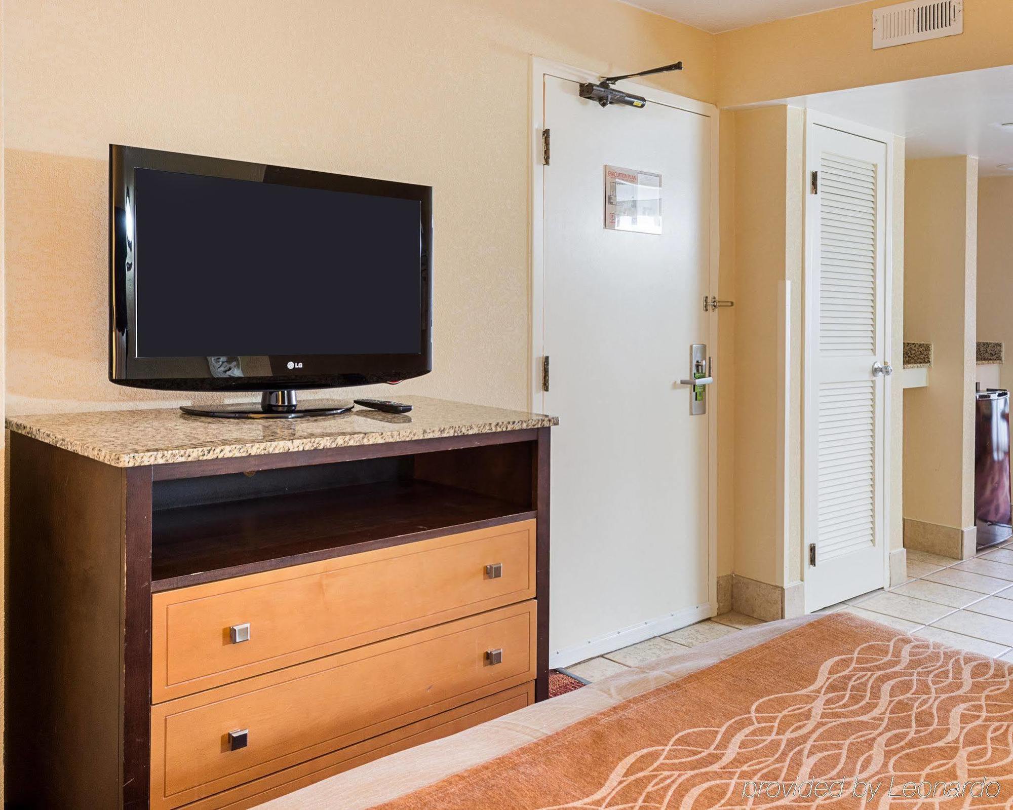 Coastal Hotel & Suites Virginia Beach - Oceanfront 외부 사진