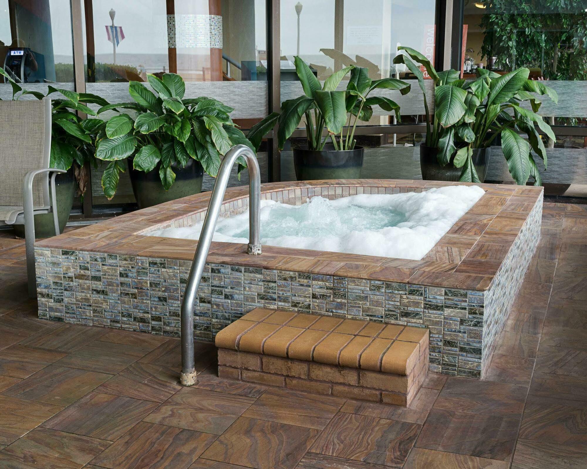 Coastal Hotel & Suites Virginia Beach - Oceanfront 외부 사진